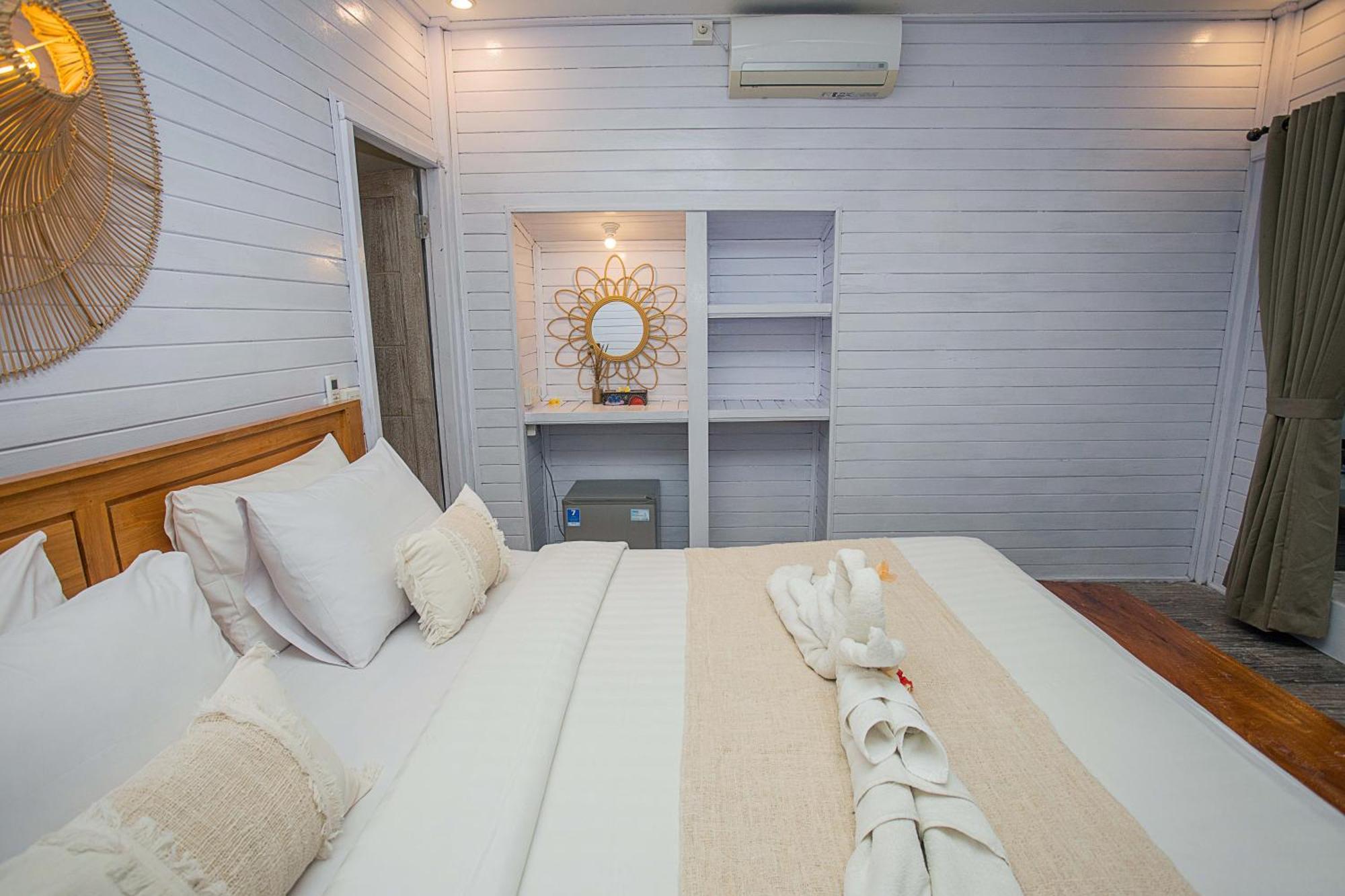 The Puncak Private Villa レンボンガン島 エクステリア 写真