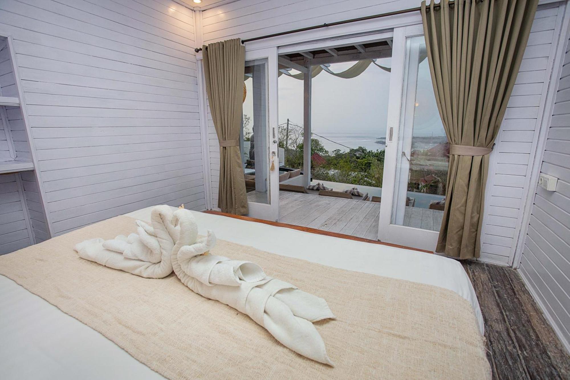 The Puncak Private Villa レンボンガン島 エクステリア 写真