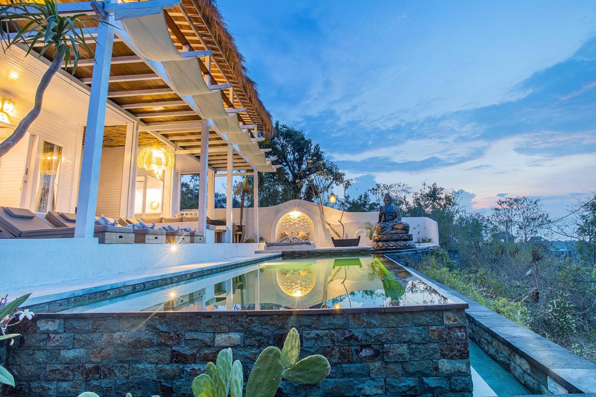 The Puncak Private Villa レンボンガン島 エクステリア 写真